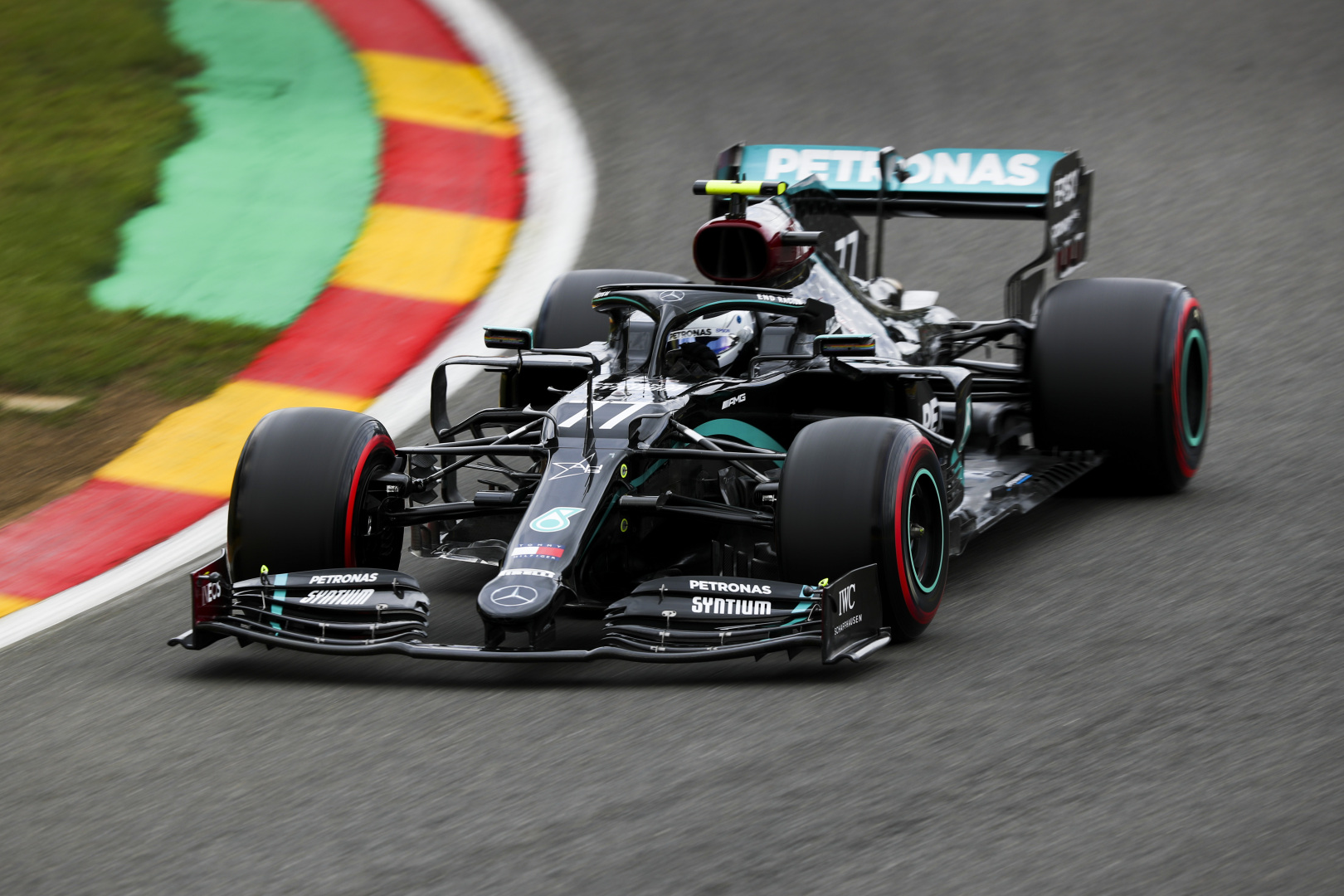 Bottas: Támadnom kell