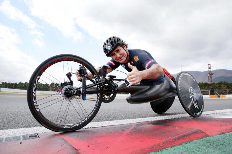 Zanardi jelentős javulást mutat a kézi kerékpáros balesete után