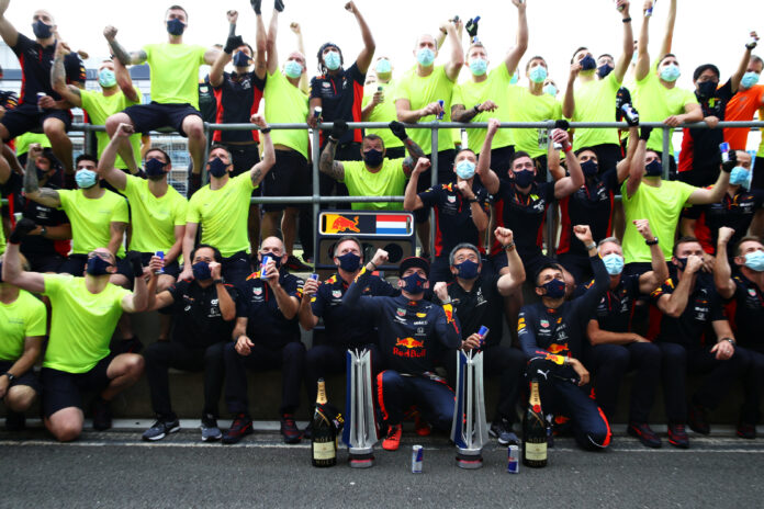 Max Verstappen, Alexander Albon, Christian Horner, Red Bull Racing, racingline