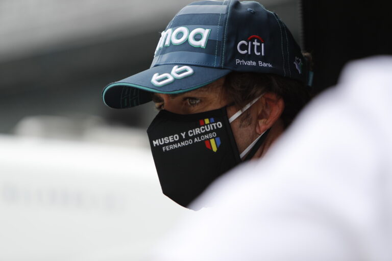 Alonso már Imolában és Abu Dhabiban is segíti majd a Renault munkáját