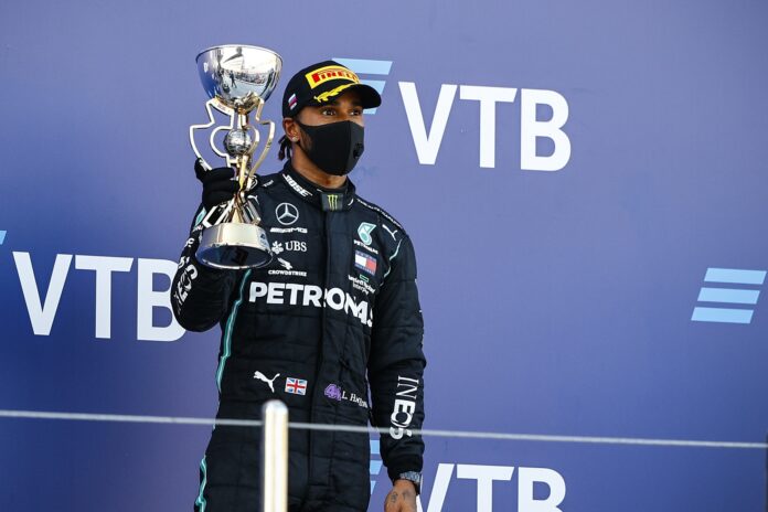 Lewis Hamilton, Mercedes, racingline