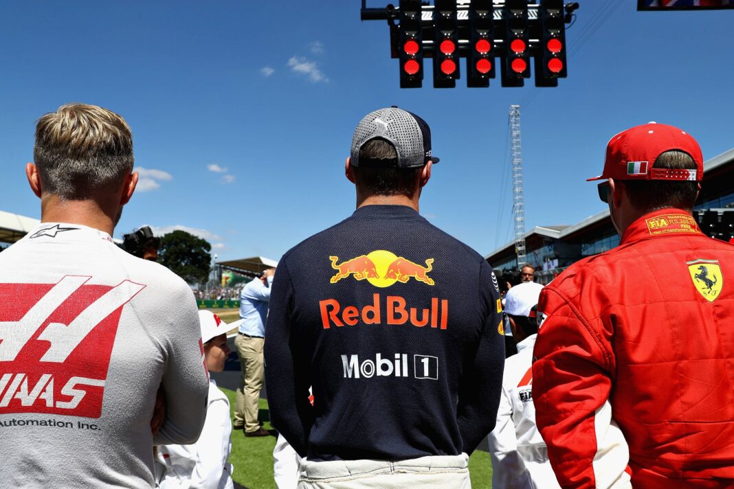 Kevin Magnussen (Haas), Max Verstappen (Red Bull) & Kimi Räikkönen (Ferrari), racingline.hu