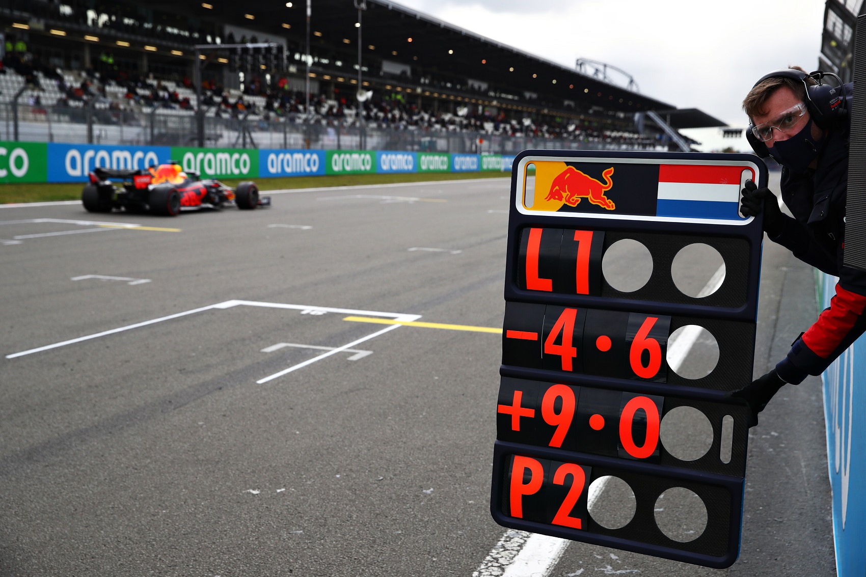 Verstappen szerint meg kell beszélni a biztonsági autós esetet