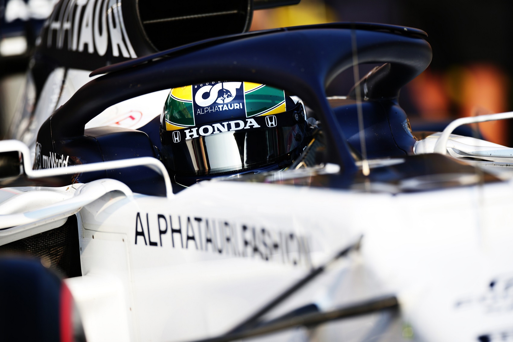 Senna előtt tiszteleg Pierre Gasly időmérős negyedik helyével is