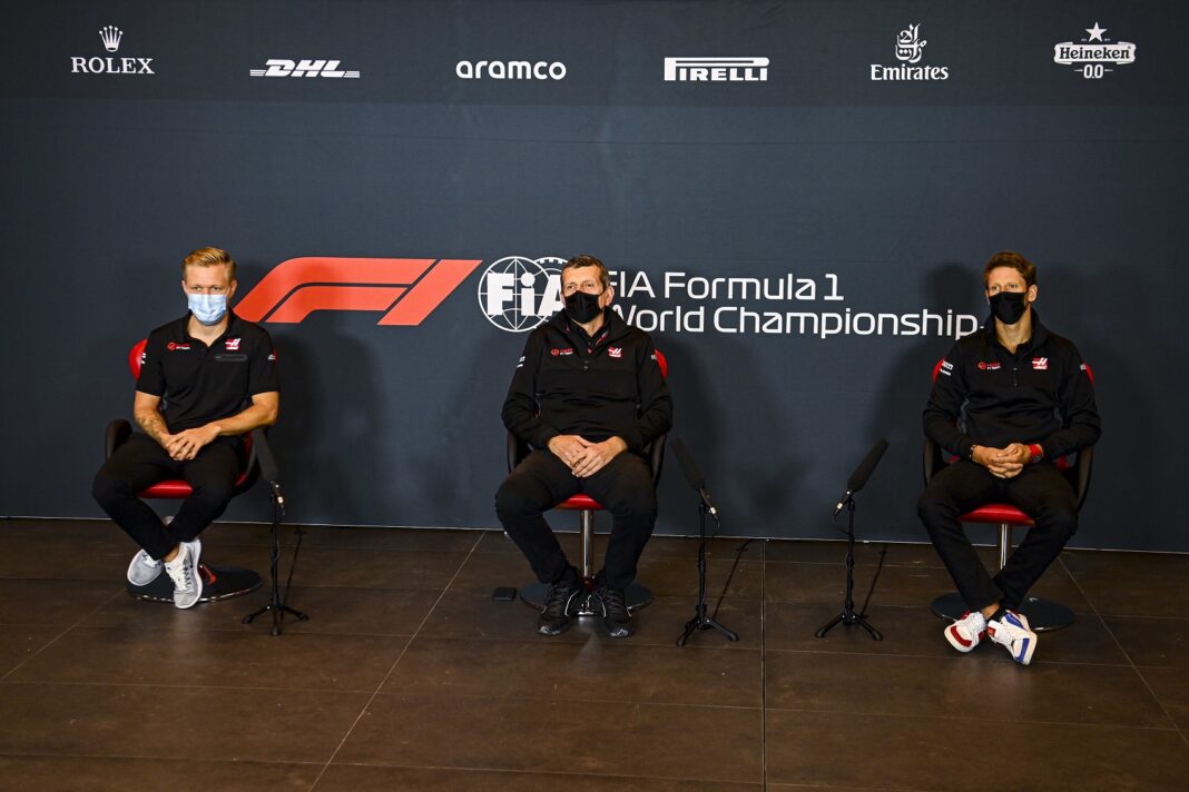 kevin magnussen, günther steiner, romain grosjean