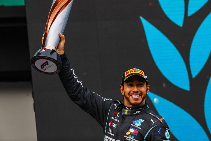 Lewis Hamilton, Mercedes, racingline.hu
