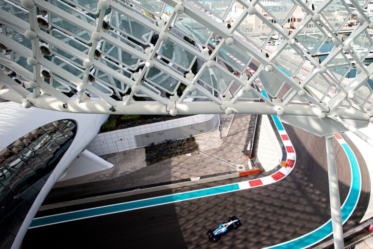 A Williams bejelentette pilótafelállását az Abu Dhabi tesztre