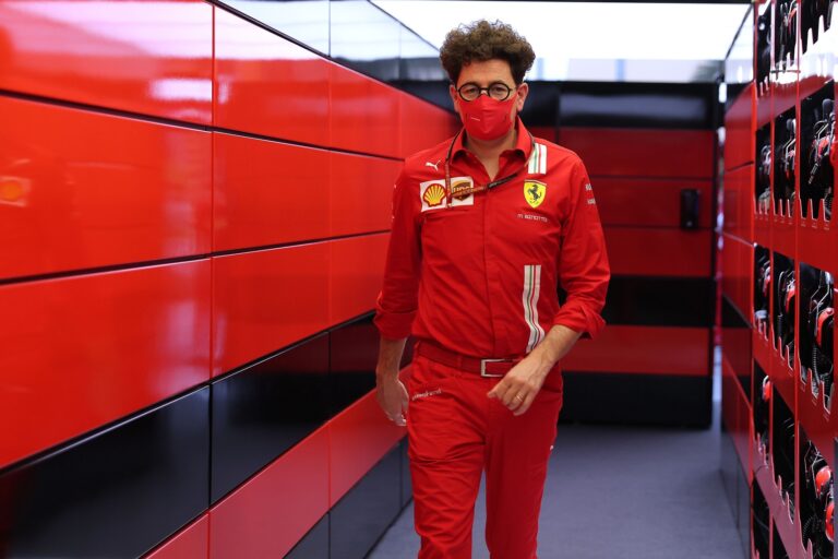 A Ferrari garázsában a fejetlenség uralkodik korábbi mérnökük szerint