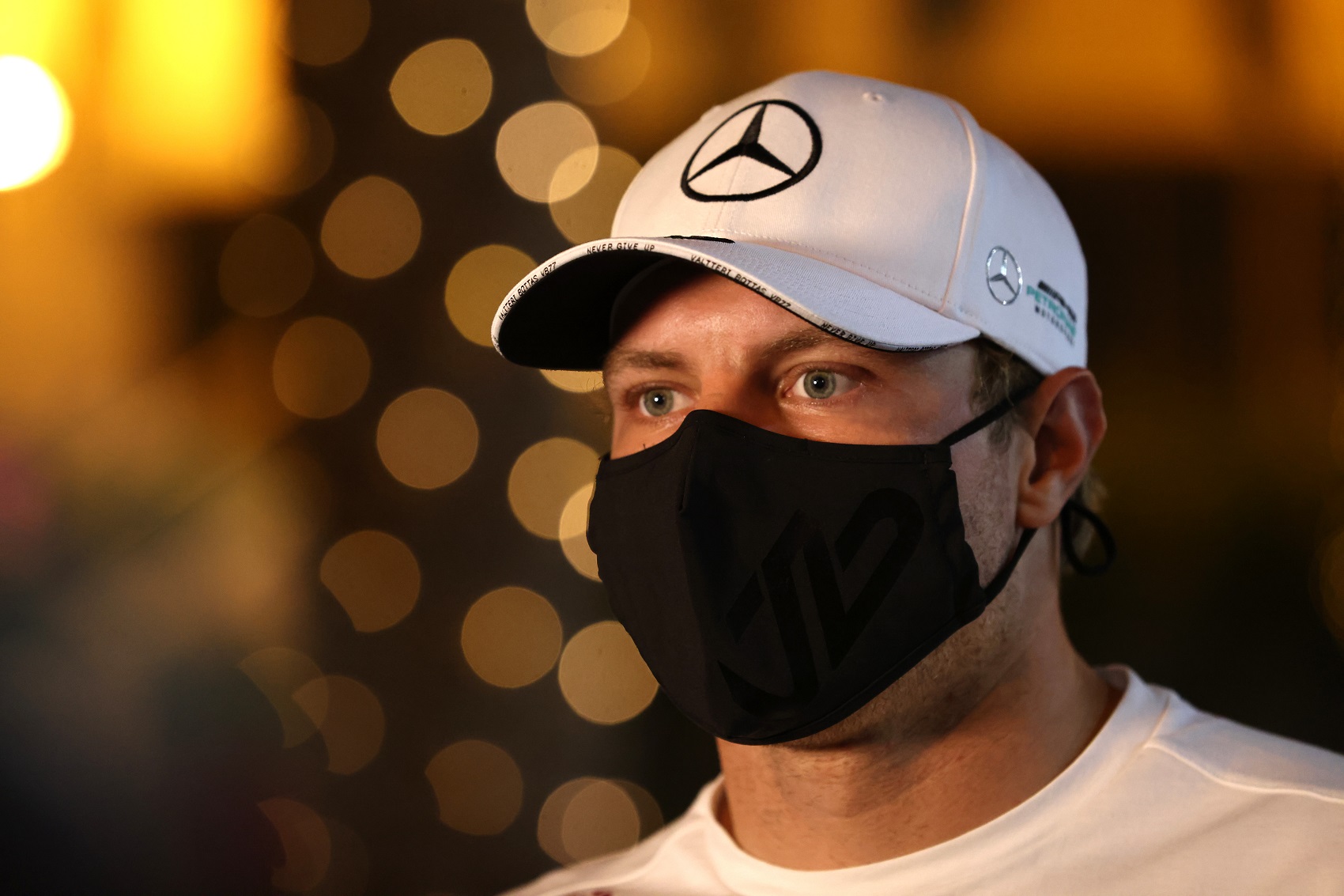 Wolff lerázta Bottas közeledését a Bahreini Nagydíjat követő ünneplésen