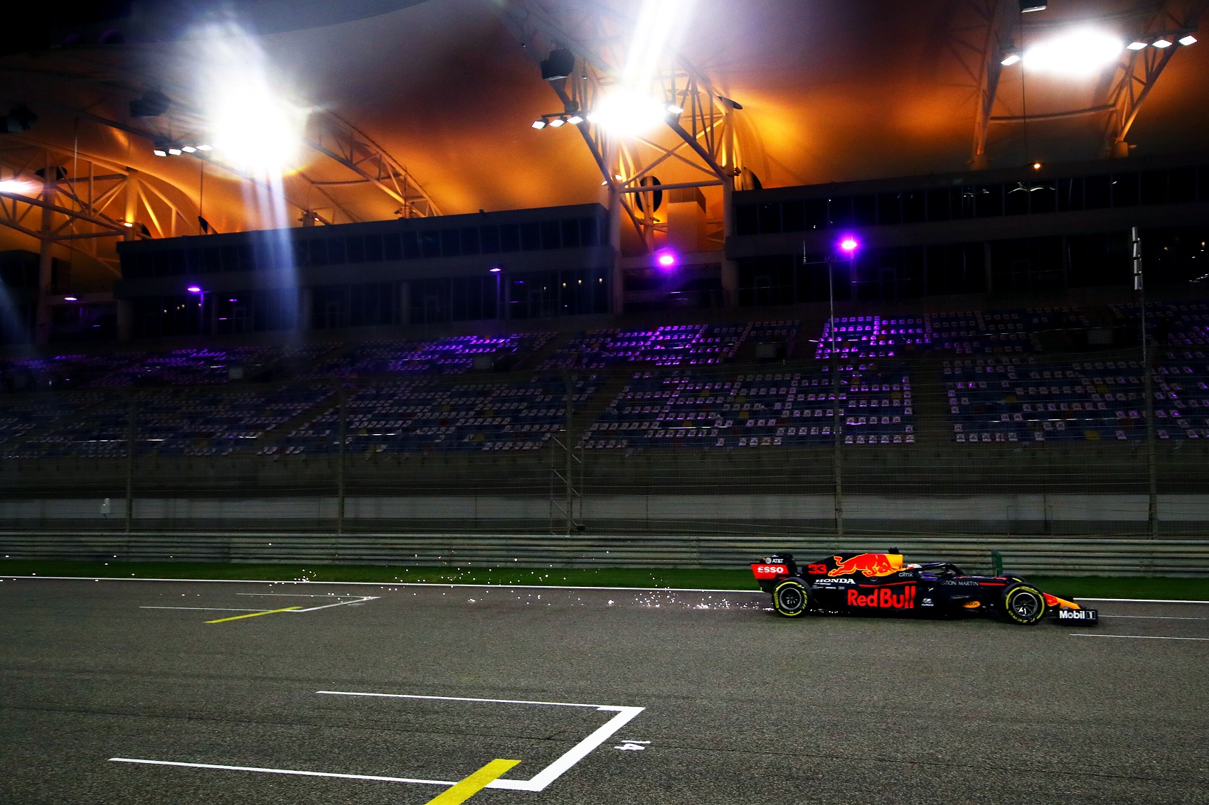 Verstappen nyerte a harmadik szabadedzést Szahírban