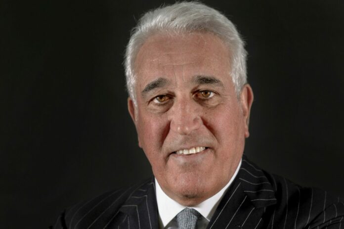 lawrence stroll