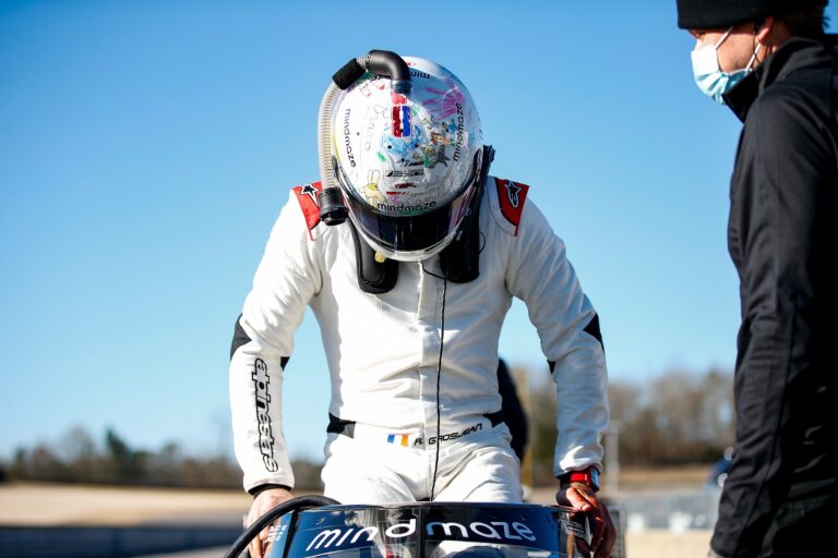 Grosjean balesetet szenvedett első IndyCaros tesztjén