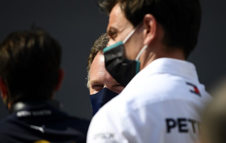 A Red Bull bepróbálkozott, ám az FIA nem foglalkozik a Mercedes-trükkel