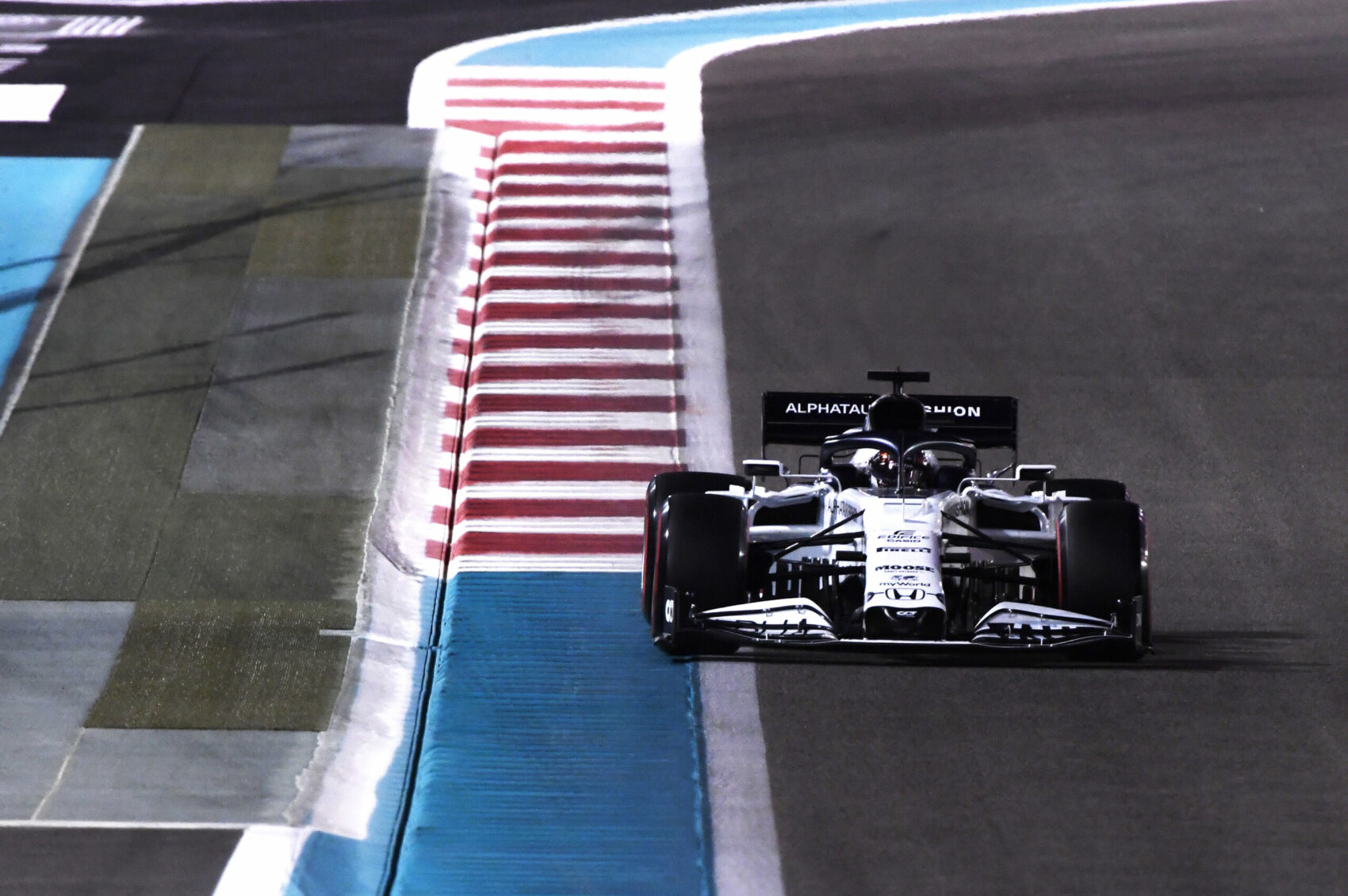 Gyorsabb AlphaTaurira számít idén a csapatfőnök