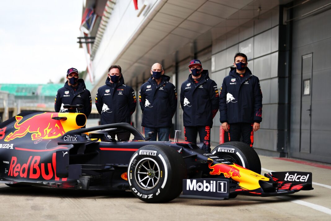 Sergio Pérez, Max Verstappen, Christian Horner, Adrian Newey, Alex Albon, Red Bull