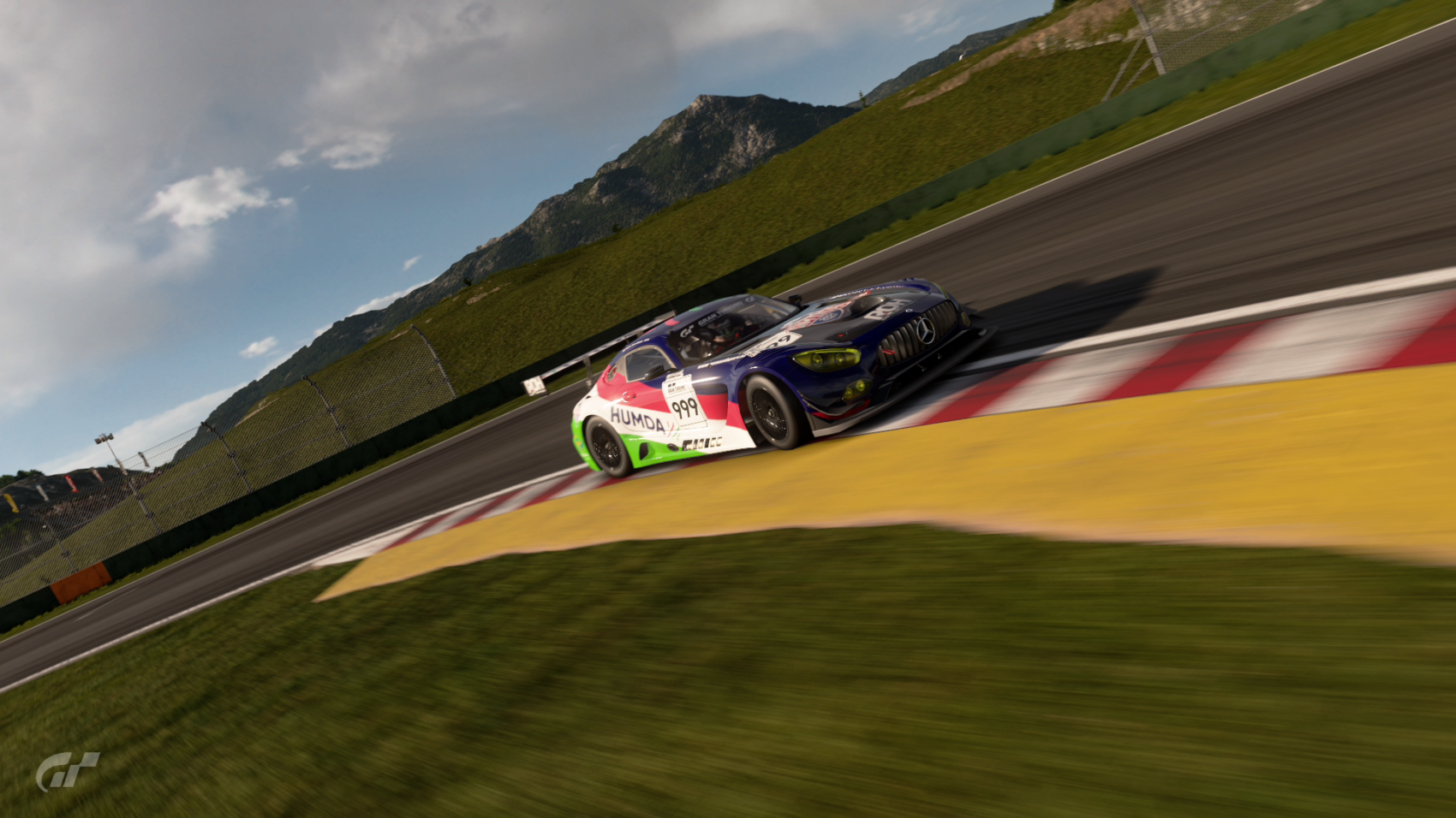 Egymillió forintot nyer a HUMDA SIM LIGA szimulátorbajnokság győztese!