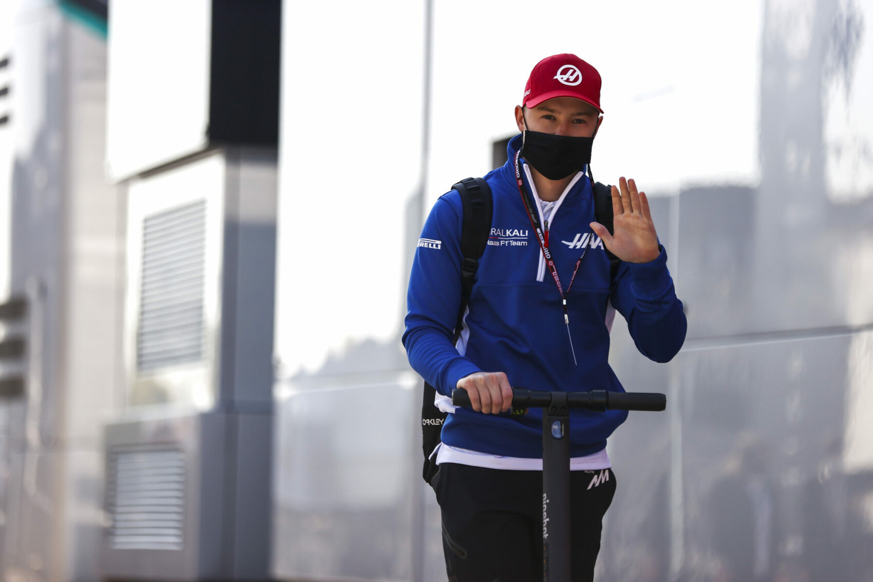 Mazepinnek barátkoznia kell még a kék zászlóval