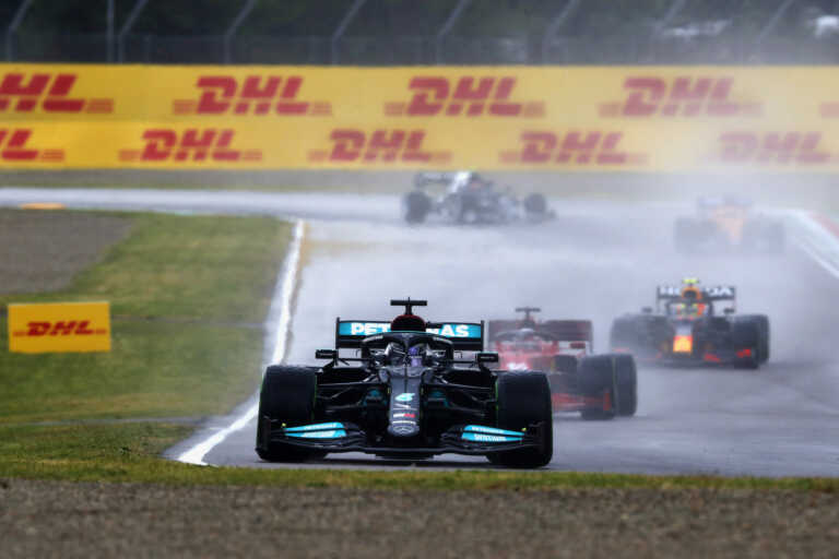 Mercedes: Hamilton versenyére hatással volt a rajt utáni sérülés