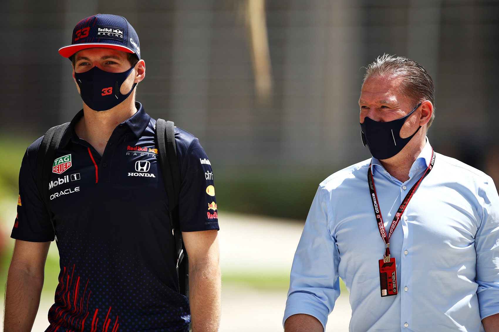 Verstappen apja csak mosolyog Hamilton reakcióján