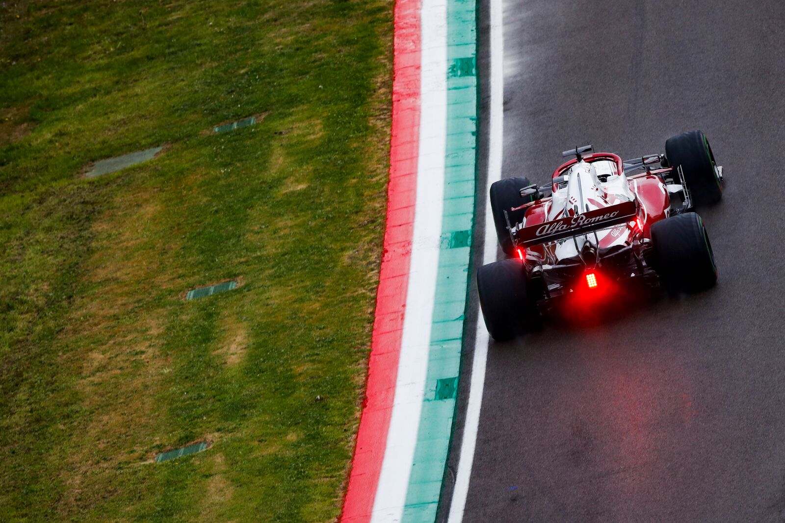 Az FIA késlekedése miatt kapott büntetést Räikkönen?