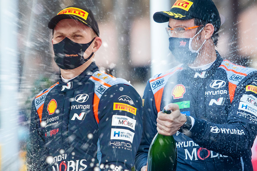 Neuville és Tanak hosszabbított a Hyundai Motorsporttal