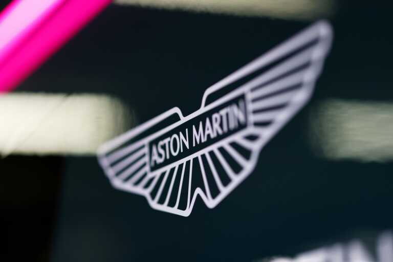 Ismét új festésen gondolkodik az Aston Martin