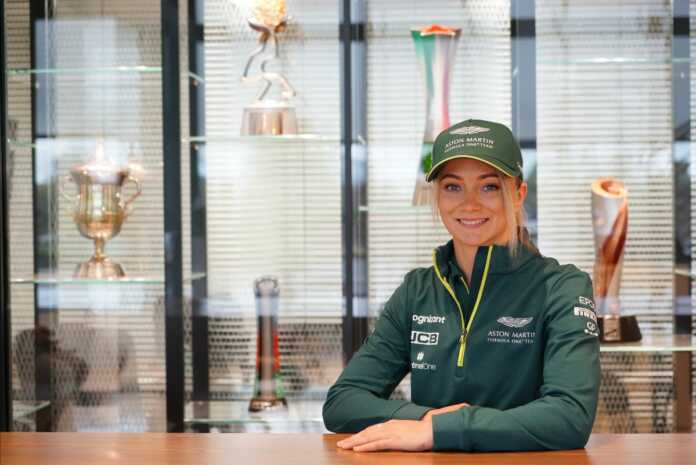 Jessica Hawkins, Aston Martin