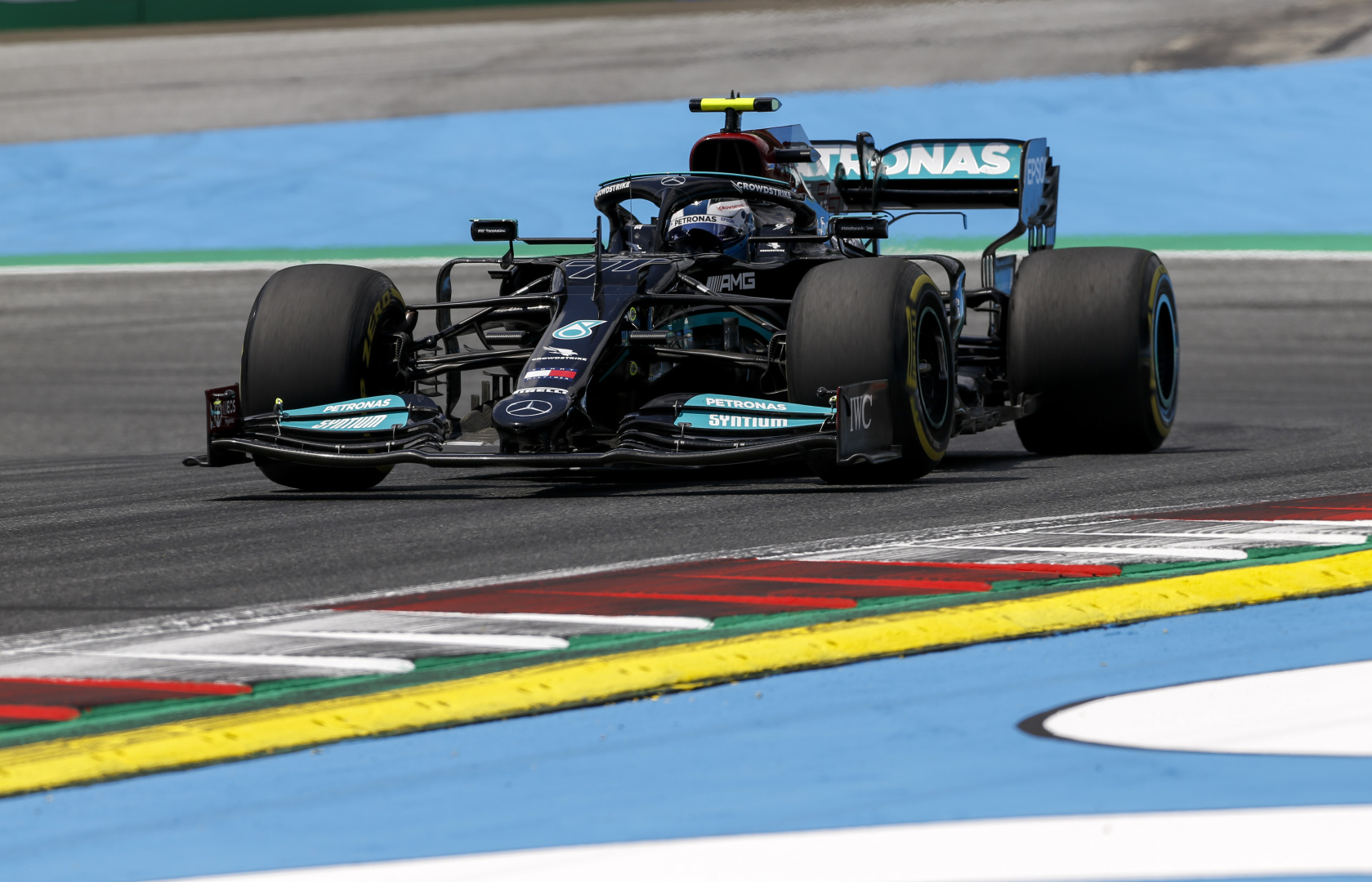 Rajthely büntetést kapott Bottas a bokszutcai incidensért