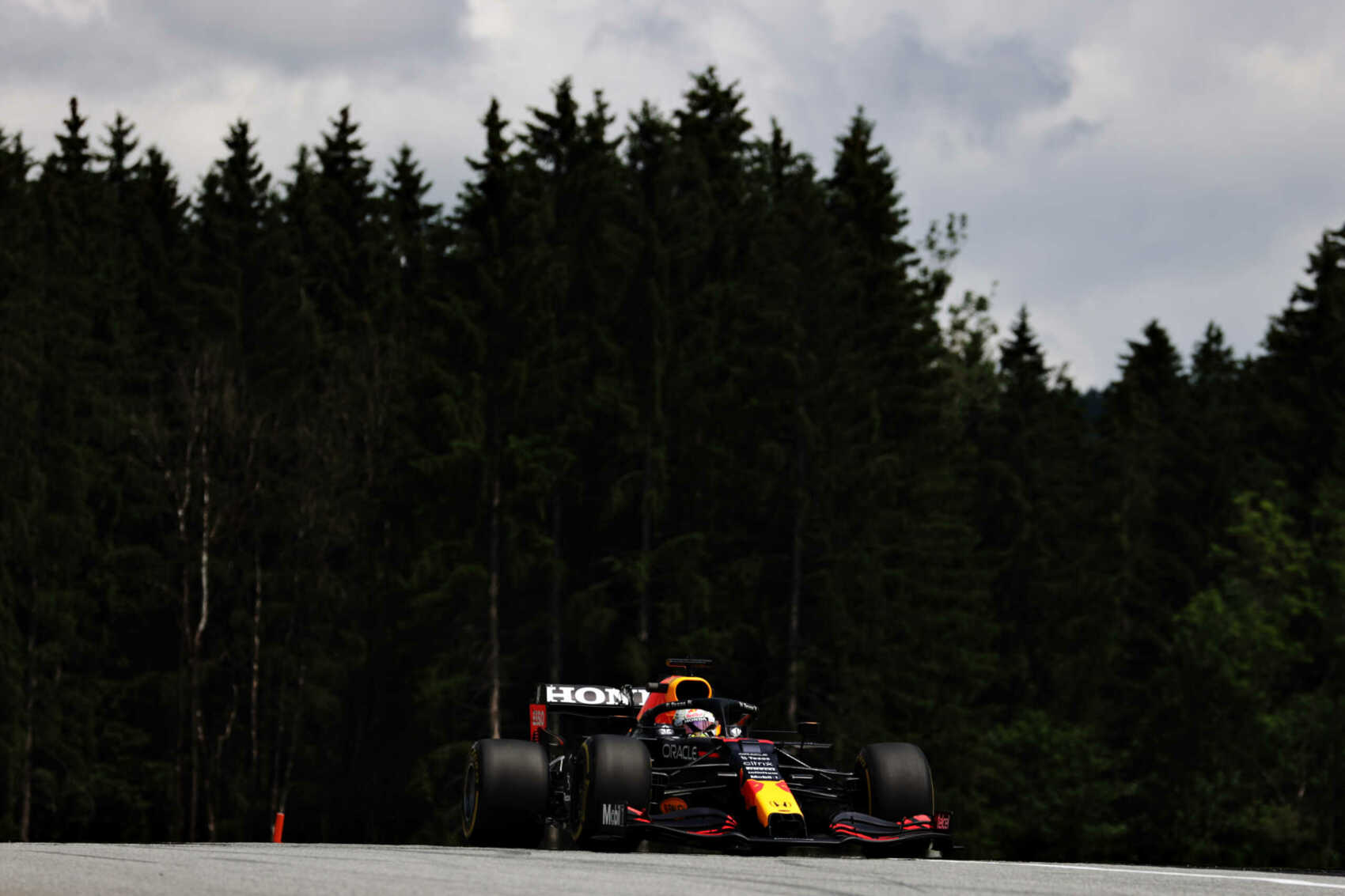 Verstappen nyerte az első szabadedzést Gasly és Hamilton előtt