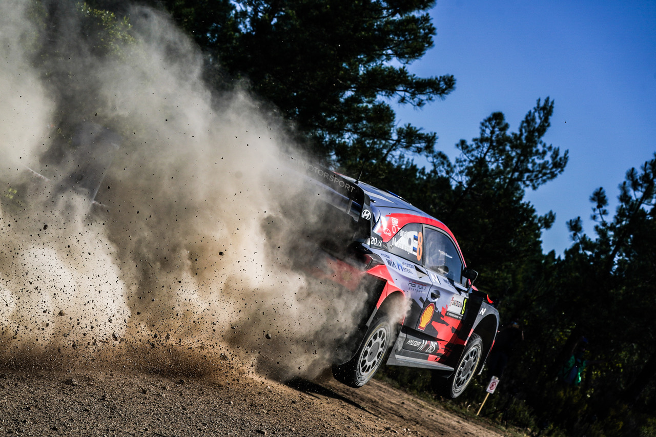 Ott Tanak vezet az első nap végén a Szardínia Rallyn