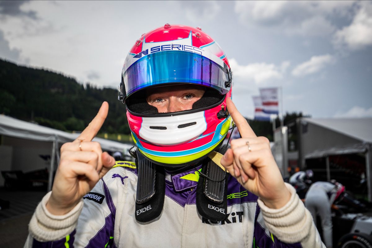 Powell nyerte az idei első W Series futamot, a Red Bull Ringen!