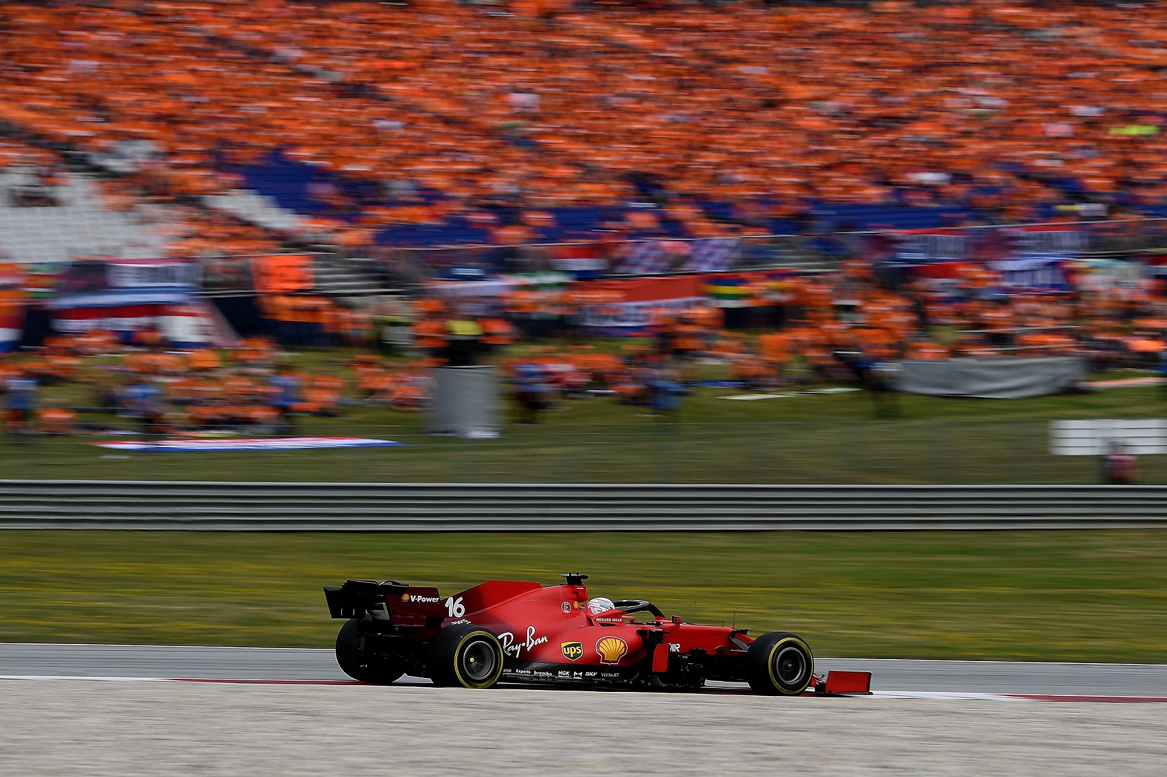 A Ferrari még a McLaren miatt sem folytatja a 2021-es autó fejlesztését