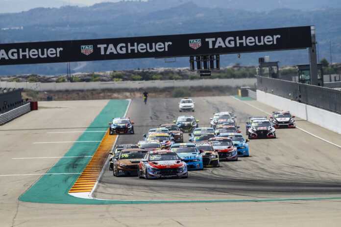rajt, start, Tarquini, Azcona, Zengő Motorsport, WTCR, racingline.hu