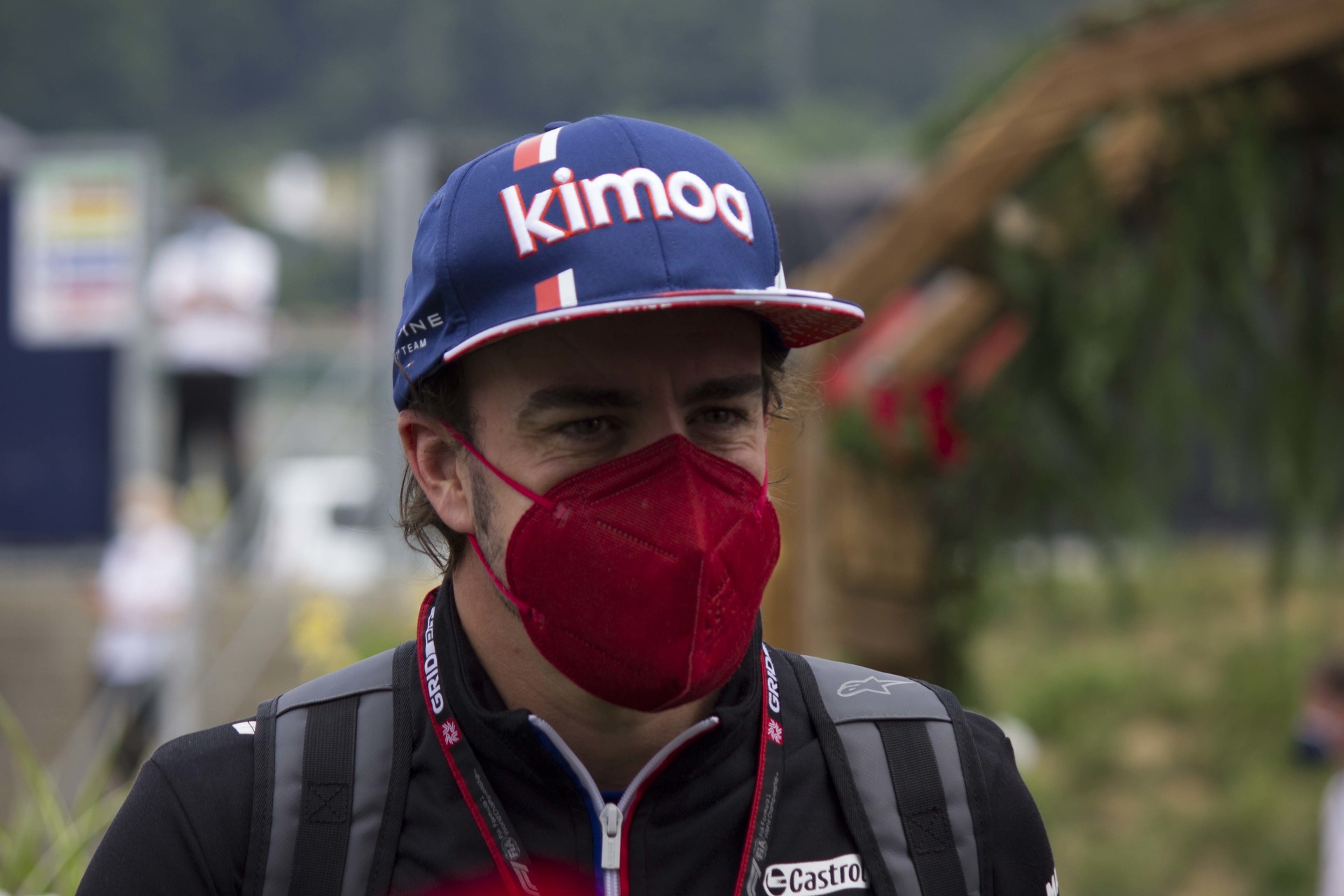 Alonso: Élvezet nézni Verstappent