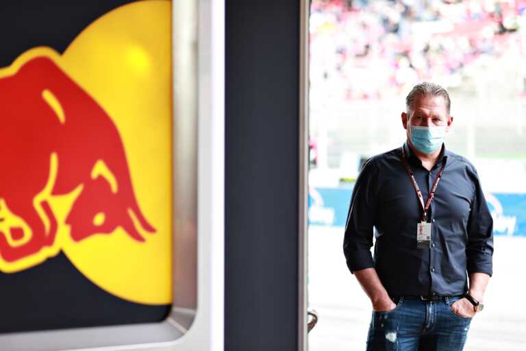 Jos Verstappen kritizálta a Red Bullt: Nem nagyon segítettek Maxnek