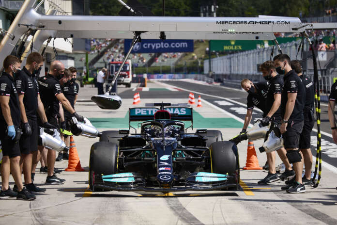 Lewis Hamilton, Mercedes, racingline