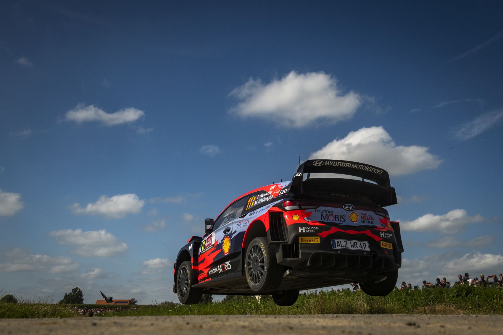 Neuville vezet Belgiumban