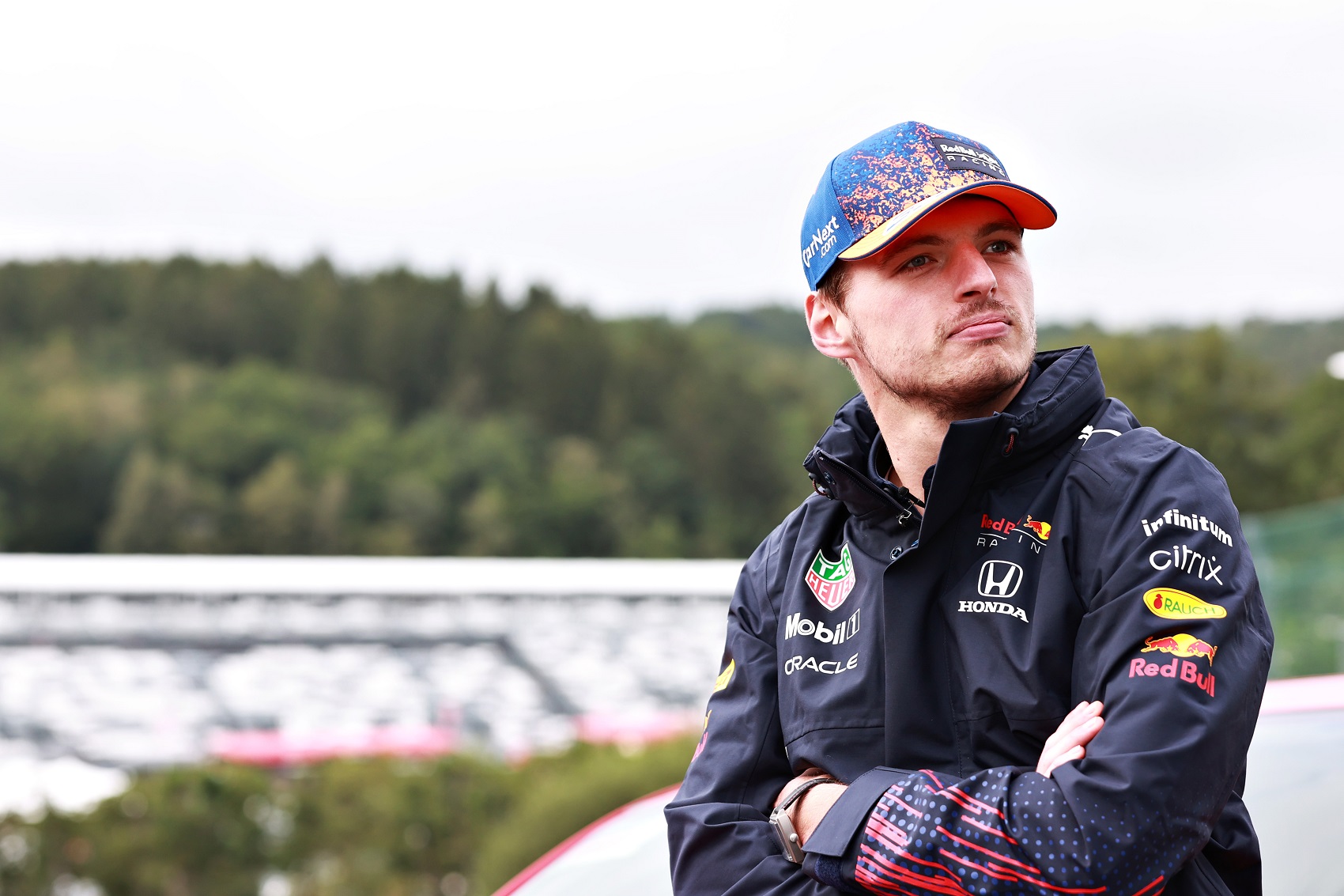Verstappen jövő héten már versenyezni fog, de nem a Red Bullnál