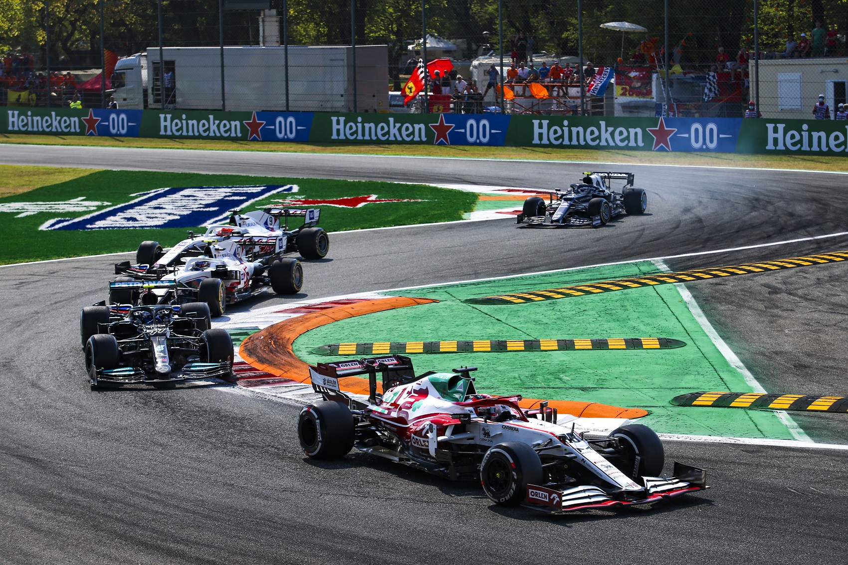 Lengyel sajtó: Kubica Vettel helyére pályázik?