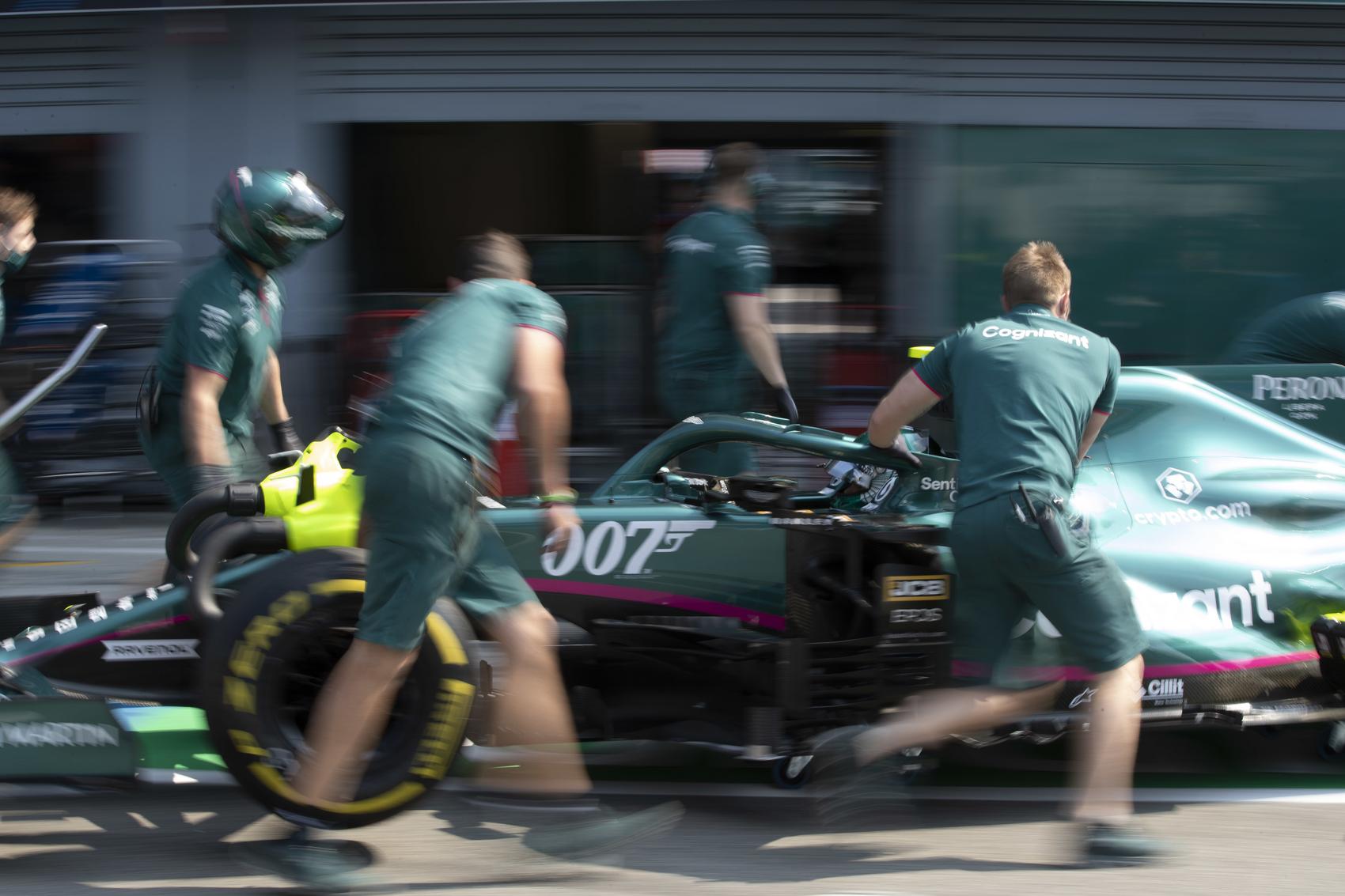 A Mercedes mérnökével erősített az Aston Martin