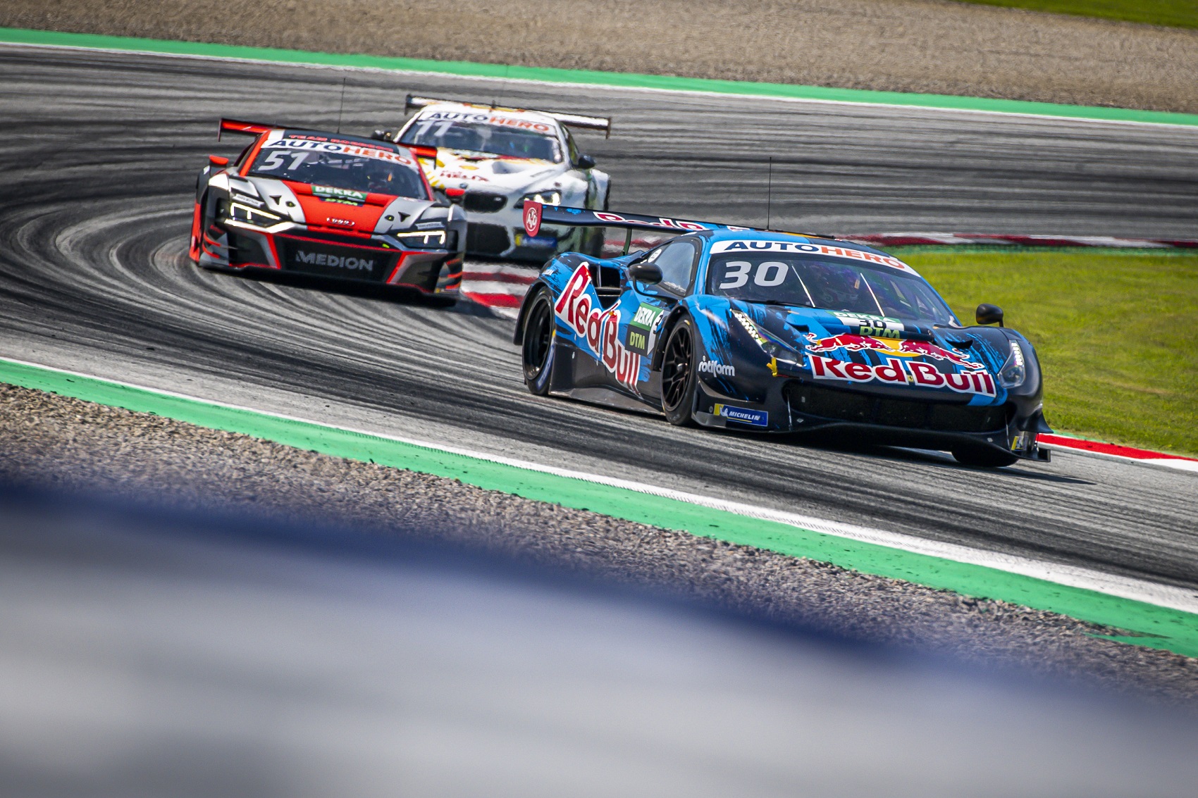 Lawson maga mögött tartotta Wittmannt, duplázott a Red Bull Ringen