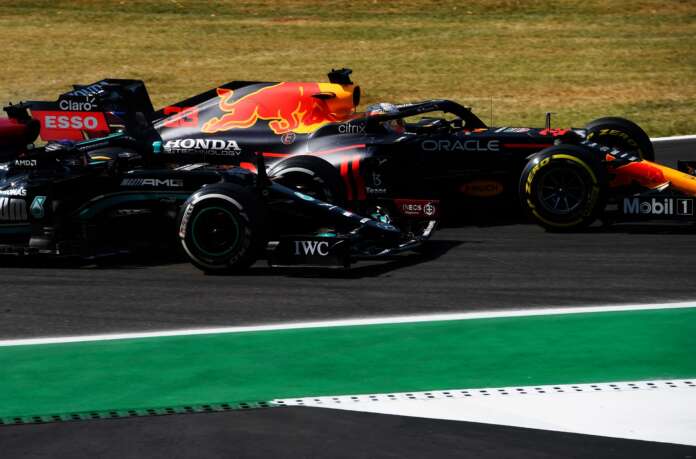 Lewis Hamilton, Max Verstappen, pontversenyek, kerékvető