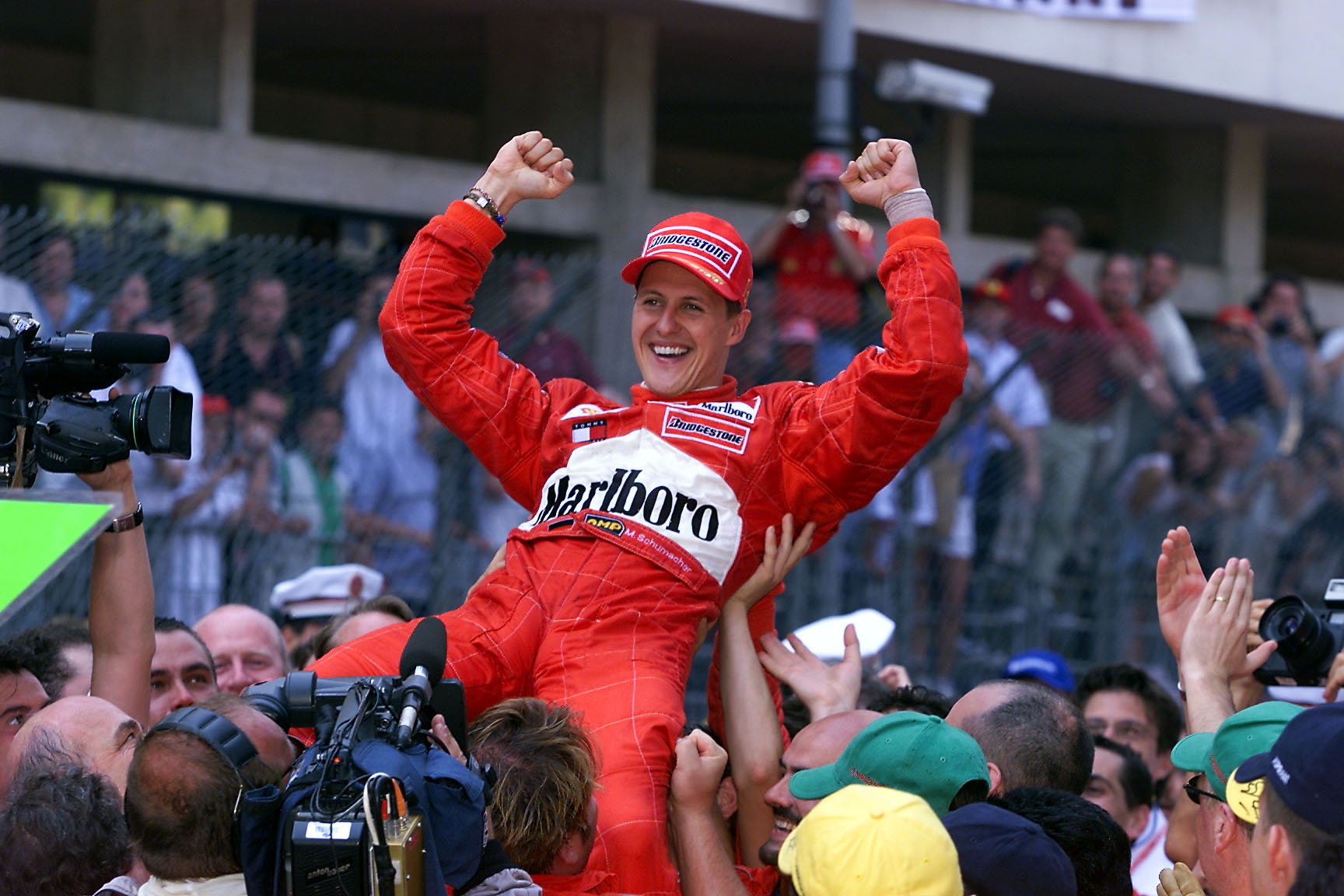 Így szokott rá az egészségtudatos Schumacher a szivarozásra a Ferrarinál