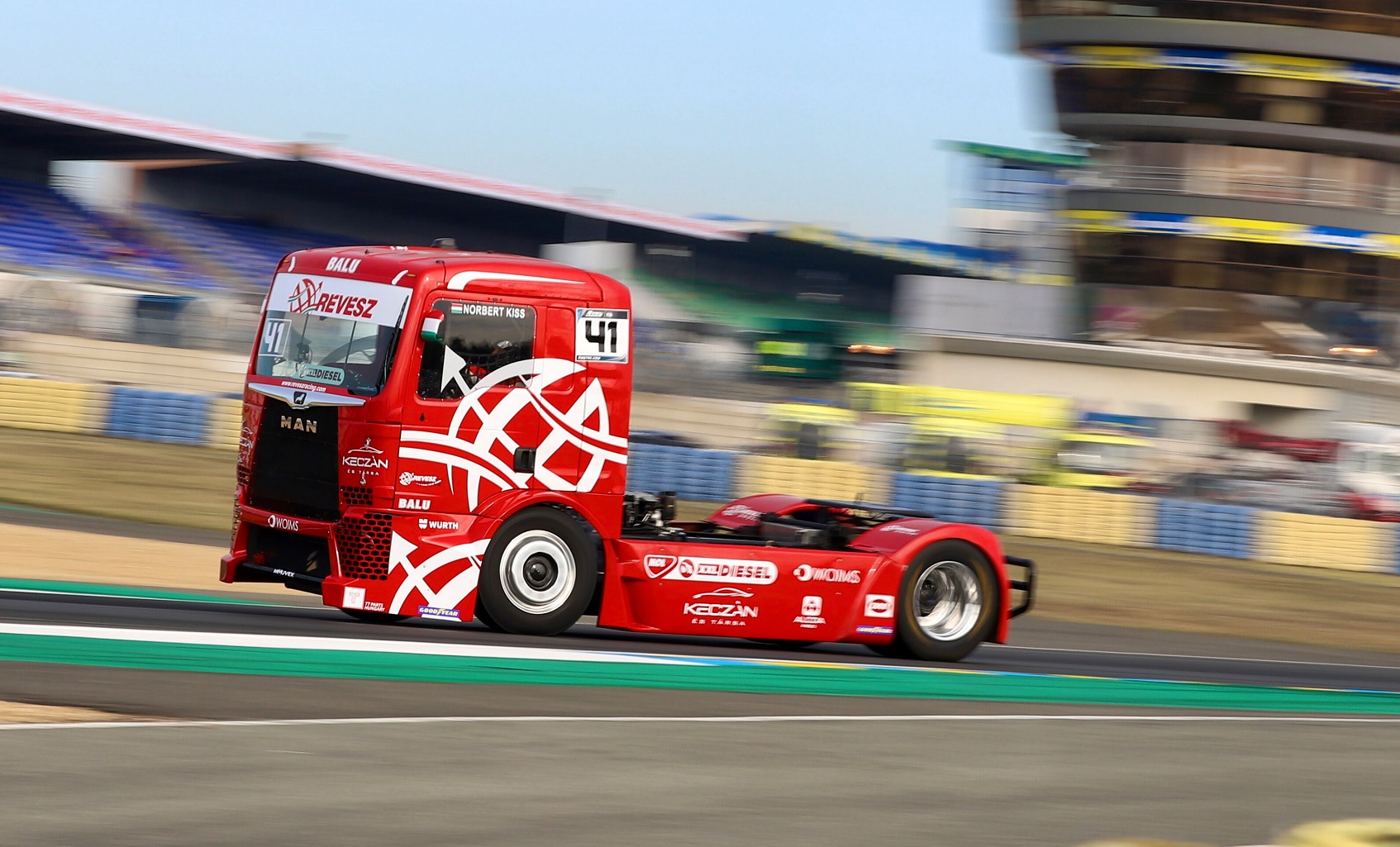 Kamion EB – Kiss Norbert győzött Le Mans-ban!