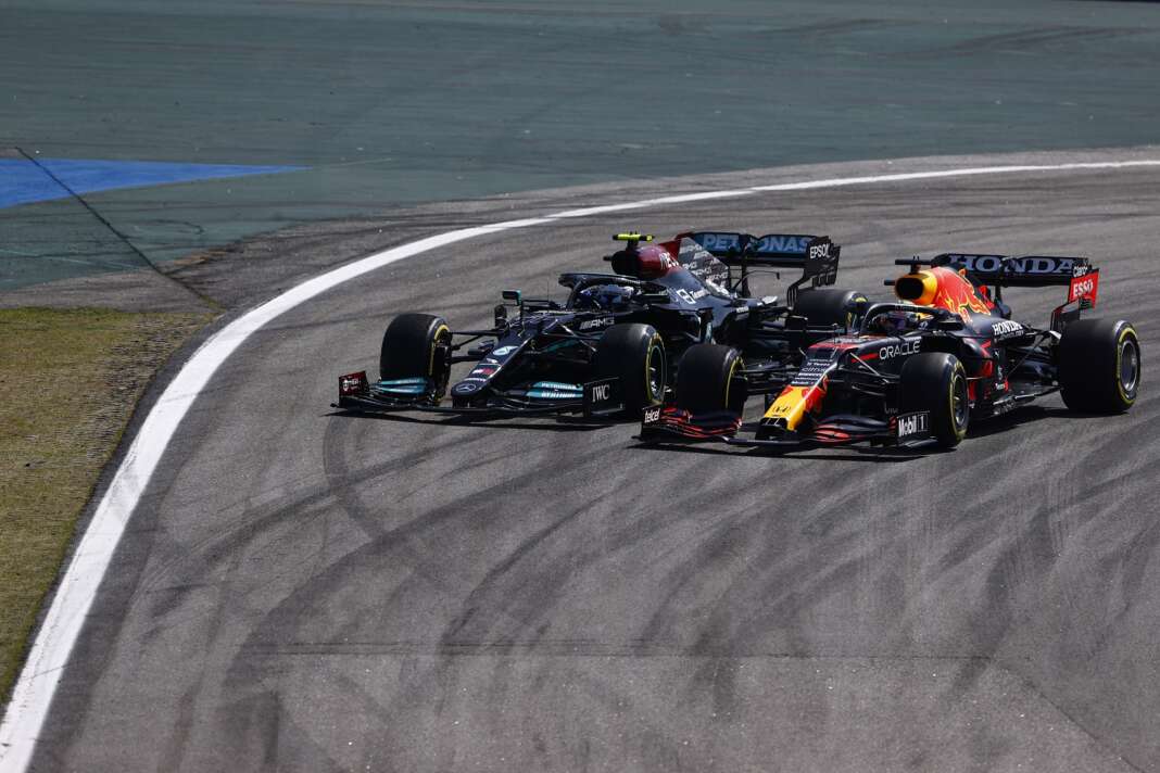 Lewis Hamilton, Max Verstappen, Mercedes, Red Bull, pályáróól