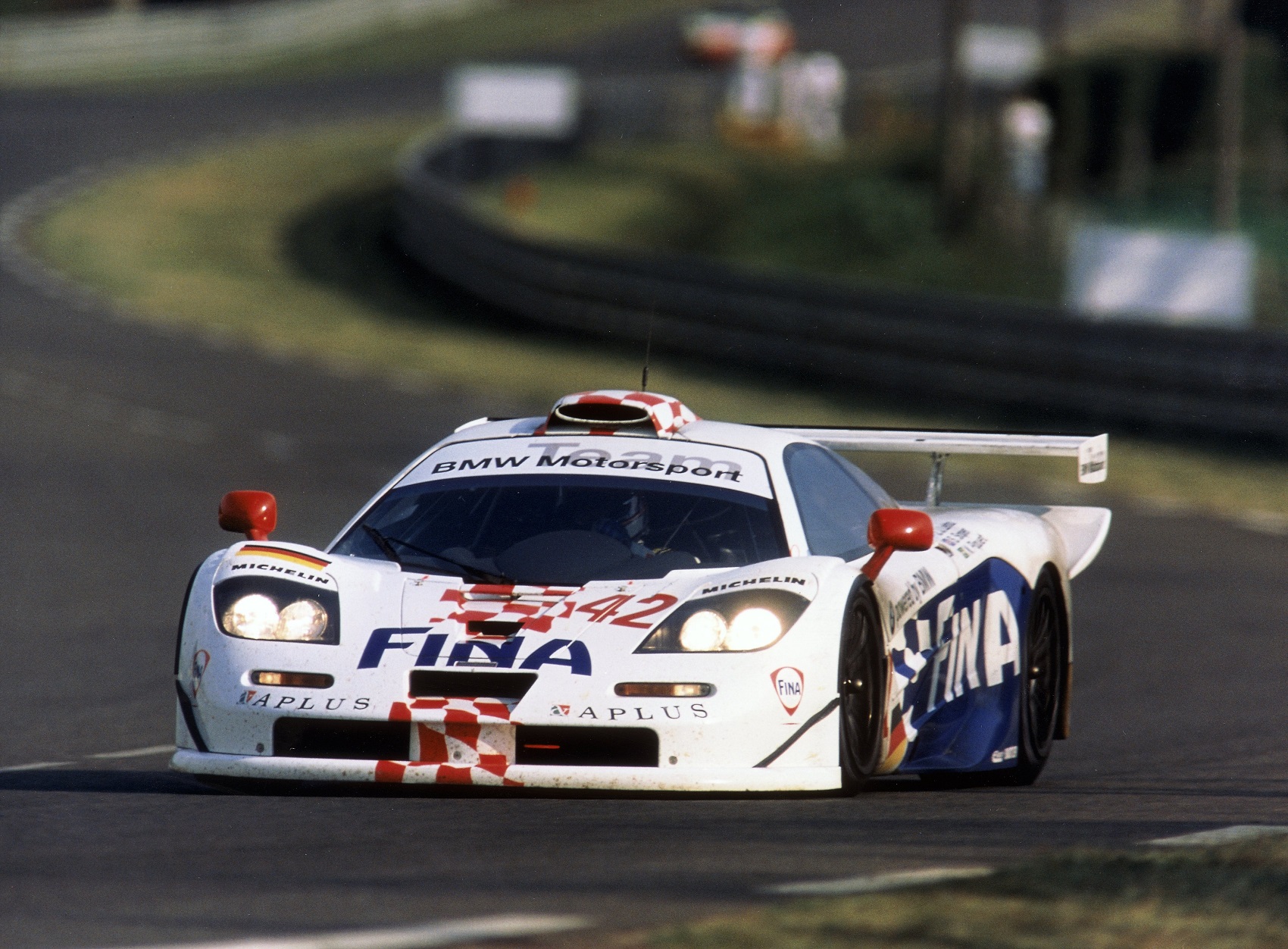 Az Audi mellett a BMW is tárgyalásokat folytat McLaren partnerségéről!