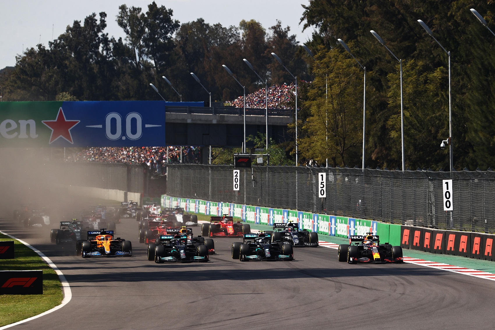 Nemzetközi sajtó: Valtteri Bottas „ajándéka” is segítette Verstappent