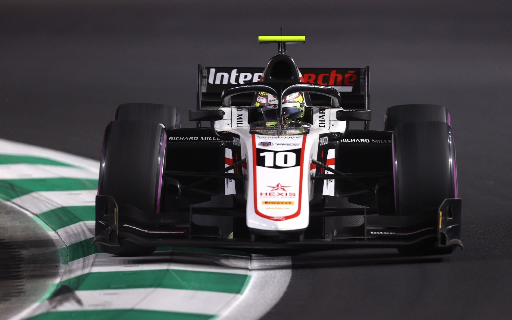 Kórházba szállították a két Formula 2-es balesetet szenvedő pilótát