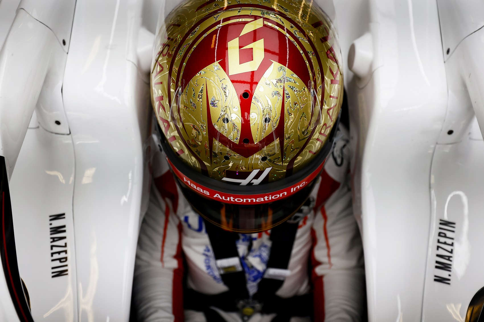 Mazepin koronavírus-fertőzése enyhe lefolyású