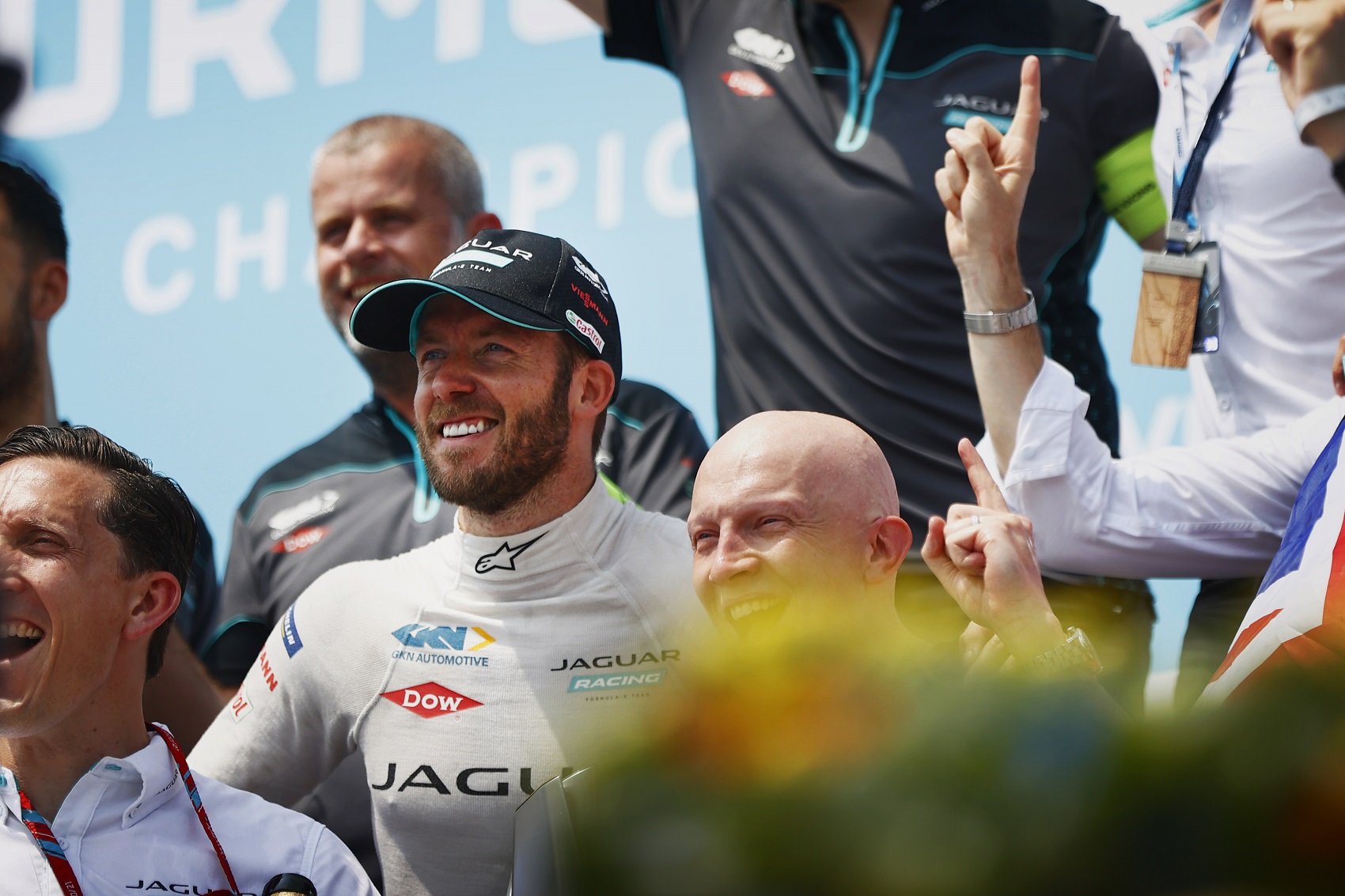 Sam Bird évekre elkötelezte magát a Jaguar Formula E-csapatához